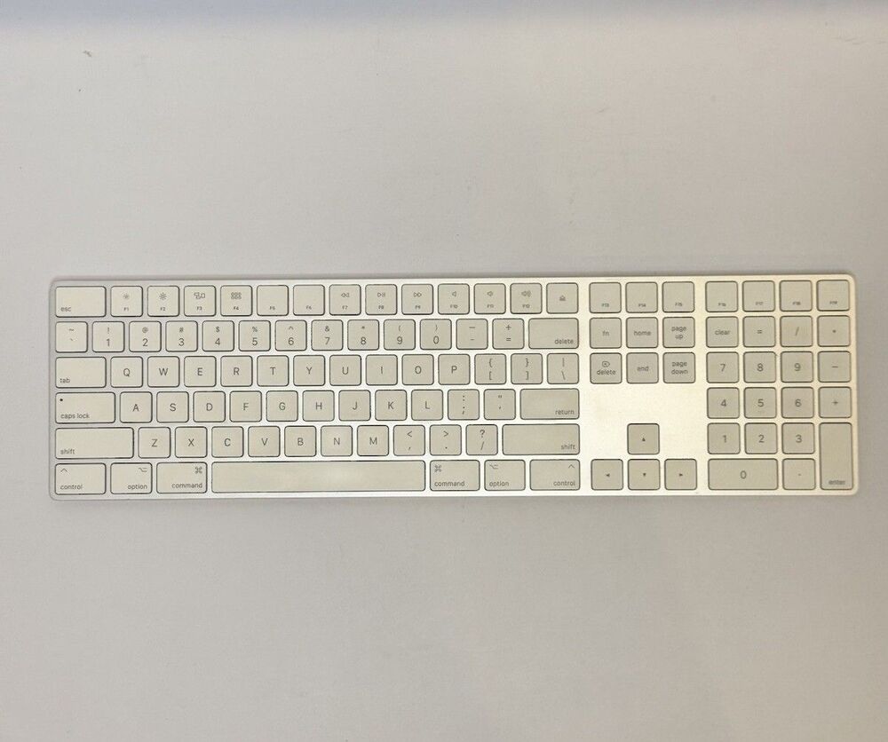 Apple Wireless Magic Keyboard with Numeric Pad Silver A1843 - Picture 2 of 9